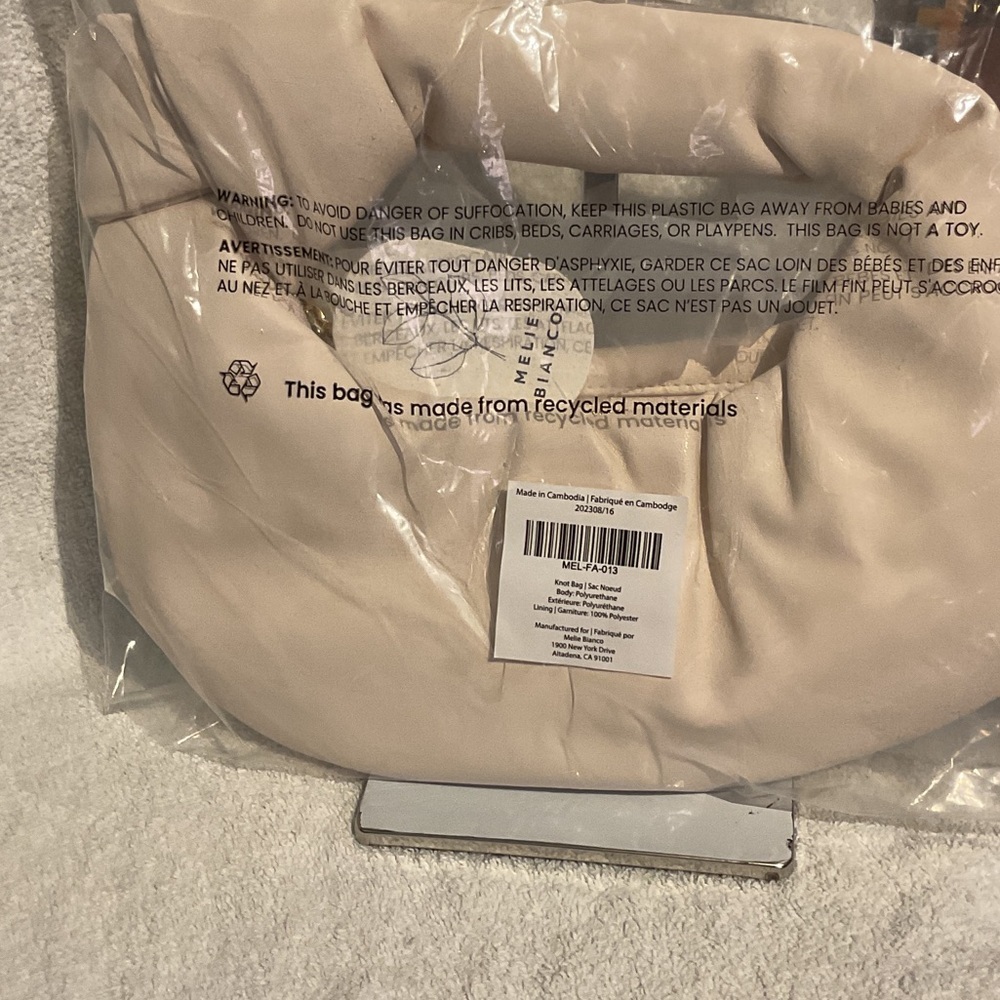 P443. Melie Bianco Cream Hand Bag NWT